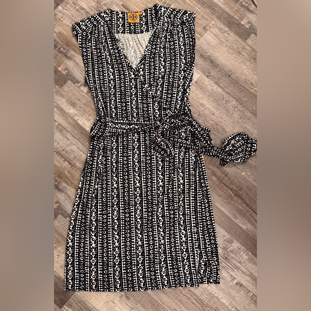 Tory Burch Black & White Printed Sleeveless Midi Dress